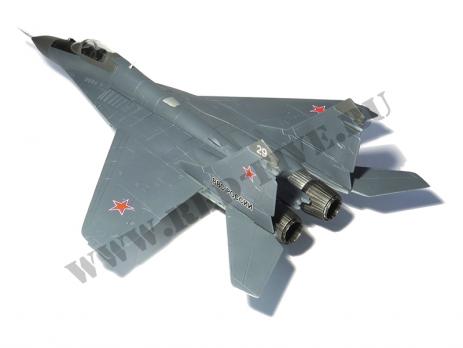 Модель металлическая Миг-29 1/48 ВВС России